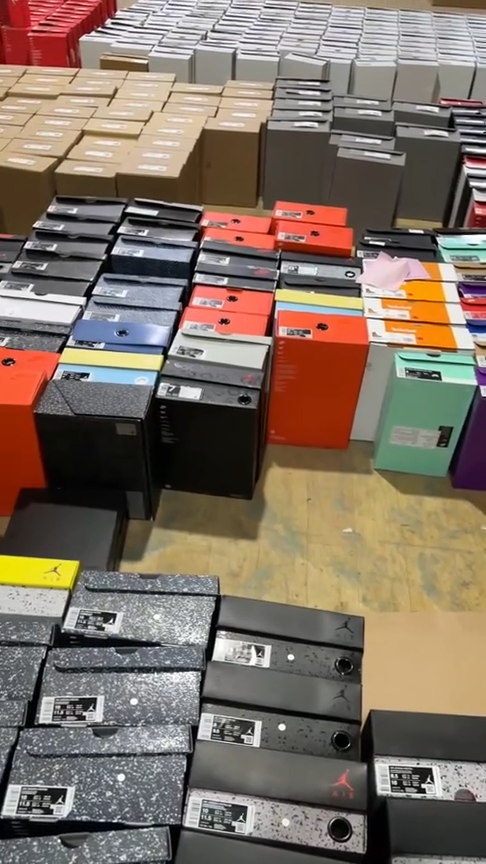 Mixed shoes pallets(Jordan) - Image 2